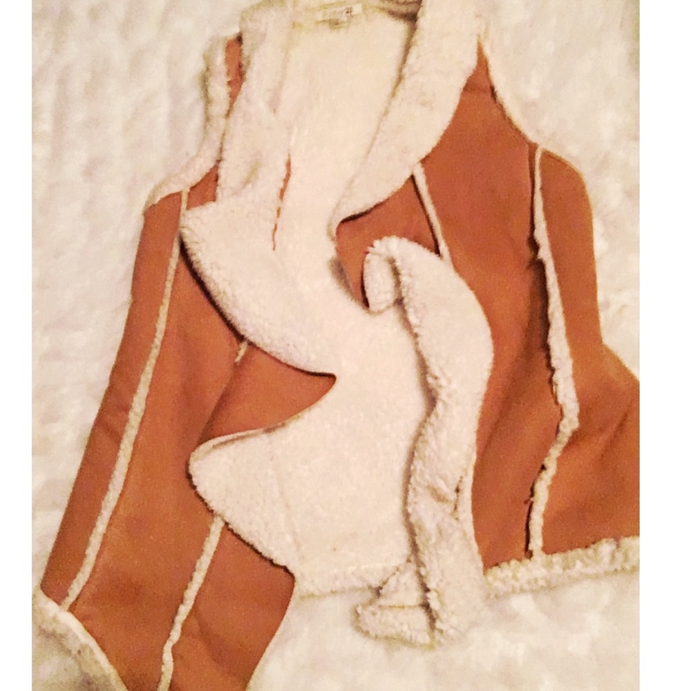 Preowned forever 21 faux shearling tan vest